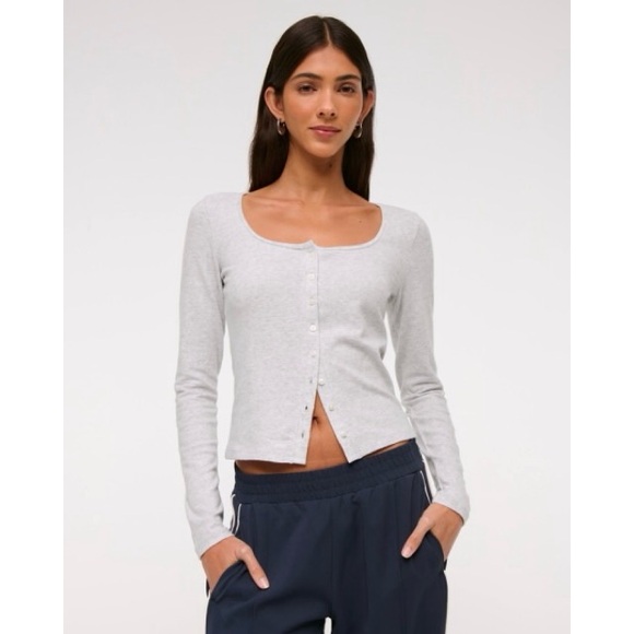 Abercrombie & Fitch Tops - Abercrombie & Fitch Gray Long Sleeve Button Up Top